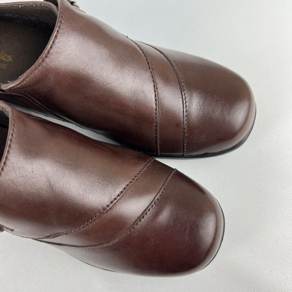 Clarks Womens Scheme Oyster Brown Leather Heeled Bootie Shootie Loafers size 7.5 - Picture 8 of 16